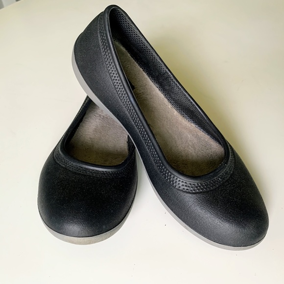 CROCS | Shoes | Crocs Fleece Lined Blackgray Ballet Flats Womens | Poshmark